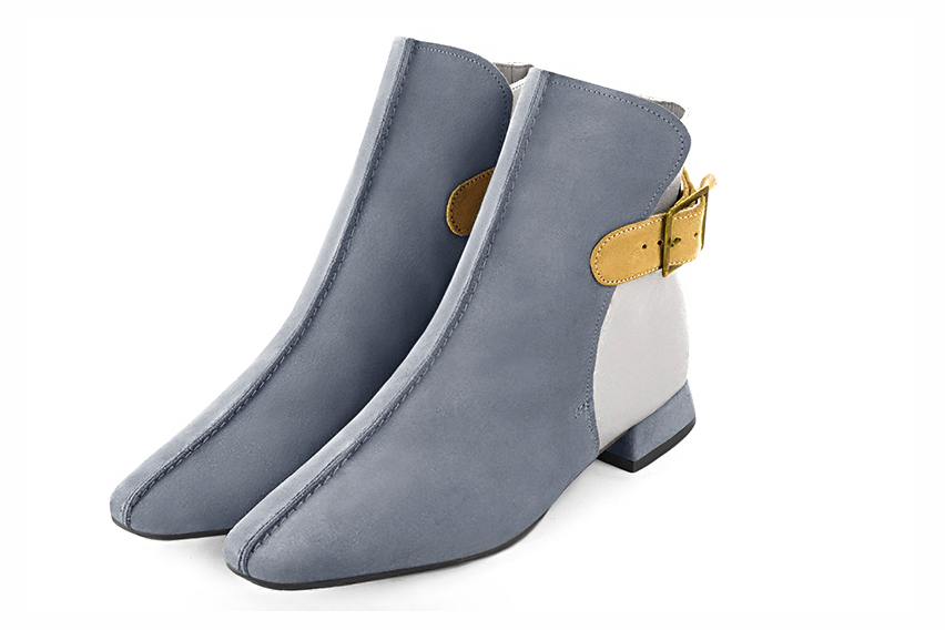Bottines élégantes et raffinées avec des boucles à l'arrière, coloris gris souris, argent platine et jaune ocre. Bout carré. Plat. Talon évasé. Personnalisation : Choix des cuirs, des couleurs et des talons. Cou-de-pied sur mesure. - Florence KOOIJMAN